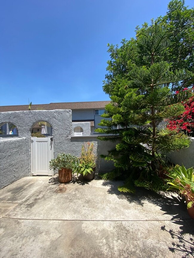 Building Photo - Harbor Village 2 bedroom Condo *OPEN HOUSE - SEE DATES AVAILABILITY*