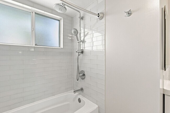 Building Photo - 6814 Westmoor Way