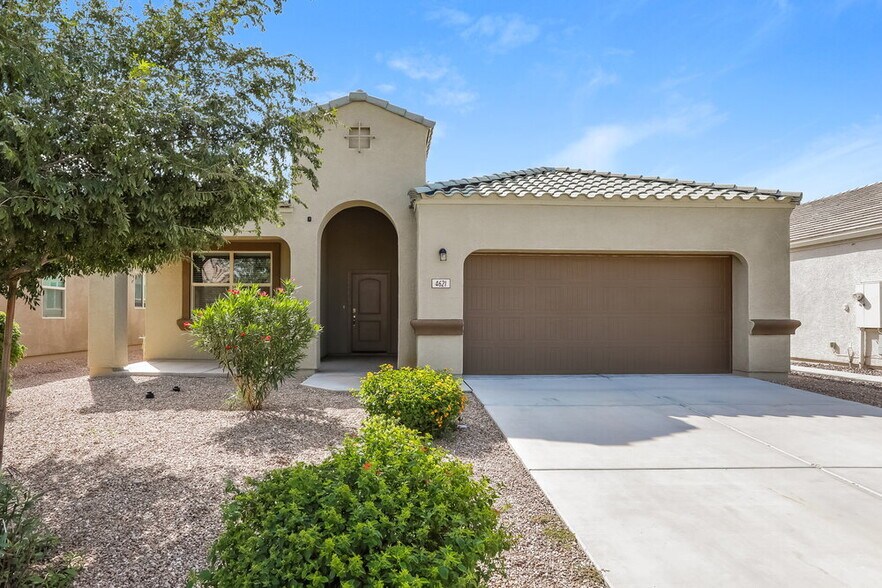 Primary Photo - 4621 E Fire Opal Ln