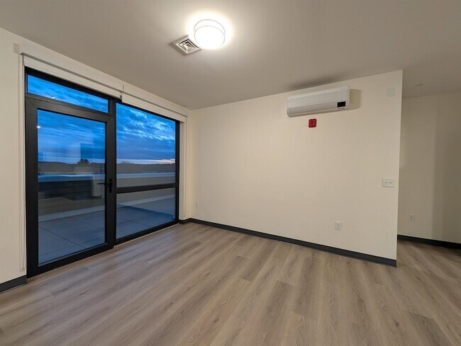 Building Photo - 55 N Main St