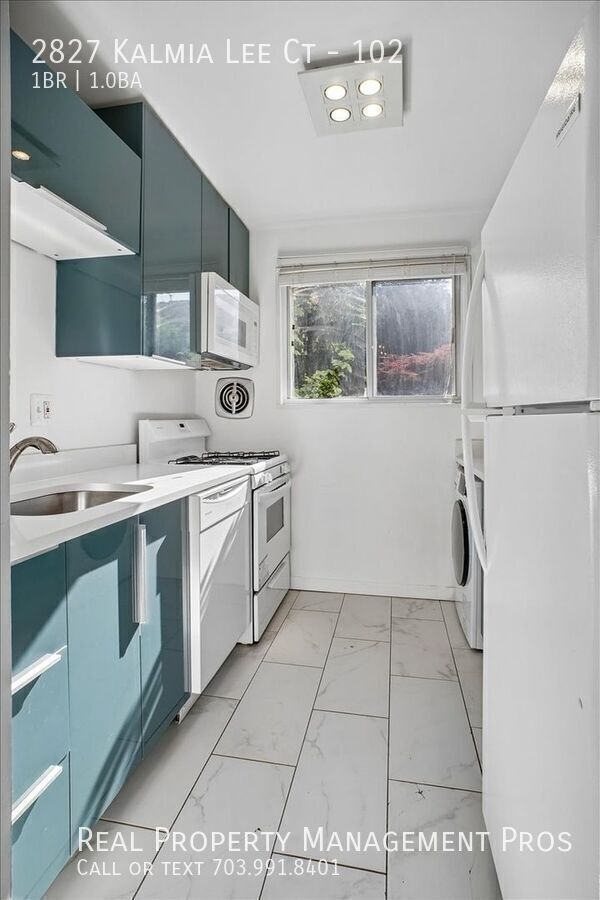 Building Photo - 2827 Kalmia Lee Ct