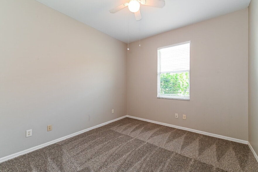 Building Photo - 12847 Timber Ridge Dr