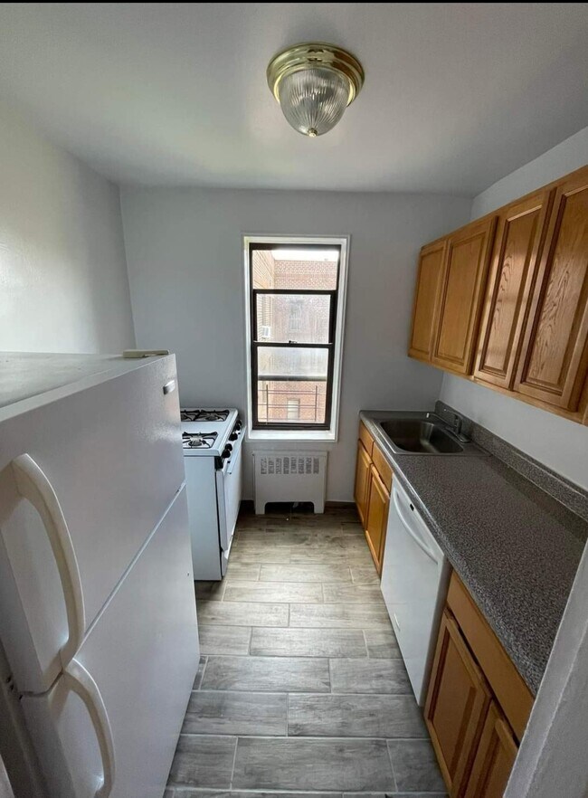 Building Photo - 141-45 85th Rd