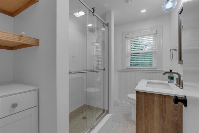 Building Photo - 104 Mishawum Rd