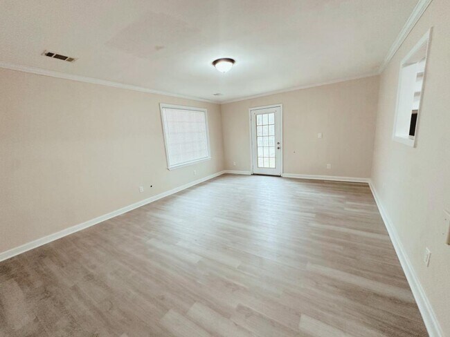 Building Photo - 29223 AR-84