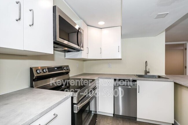 Building Photo - 419 W Jefferson St