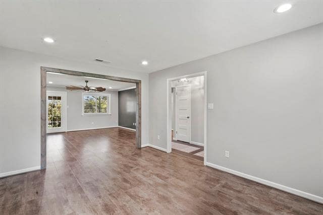 Building Photo - 605 Southland Dr