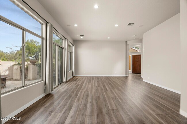 Building Photo - 3653 E Sands Dr