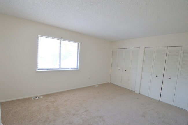 Building Photo - 3Bd/2.5Ba Lafayette Townhome Available Now