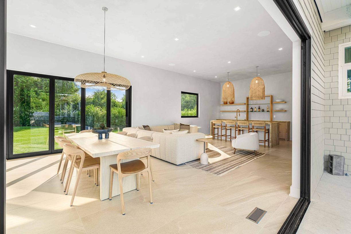 Building Photo - 127 Greenleaf Ln