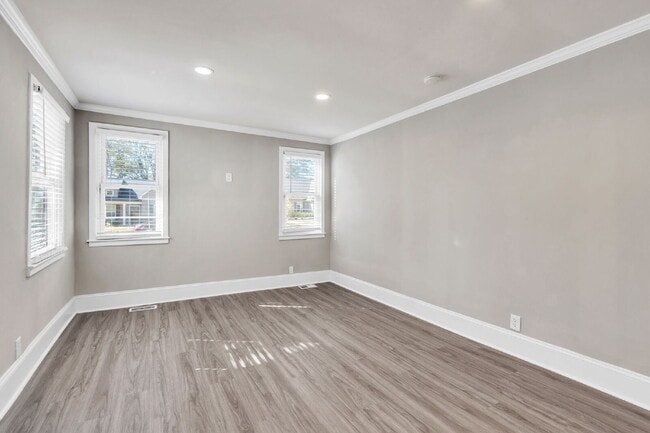 Building Photo - Beautifully Updated 2BR,2BA Single-Level Home $1650/mo rent***