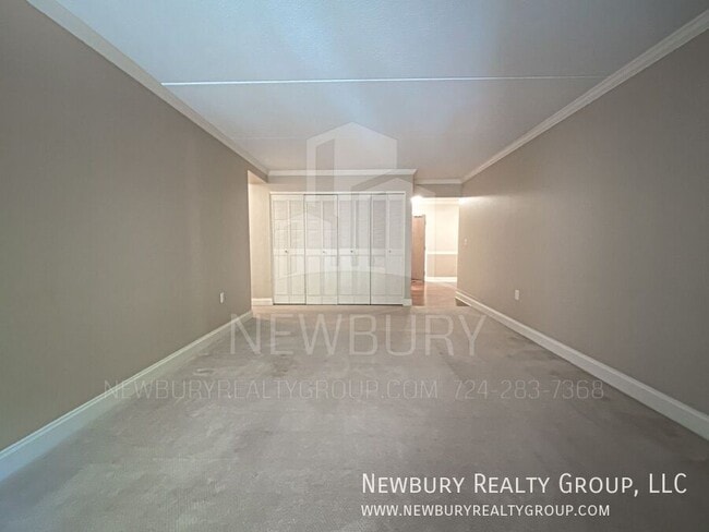 Building Photo - 530 N Main St