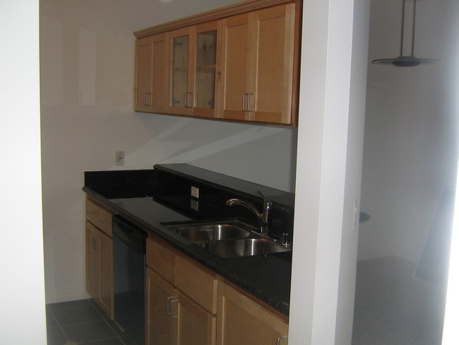 kitchen - 3721 Jasmine Ave