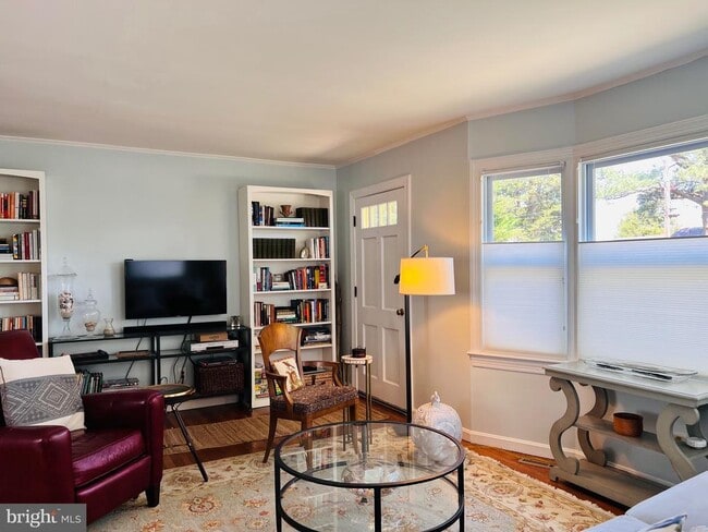 Building Photo - 3214 Riverview Dr