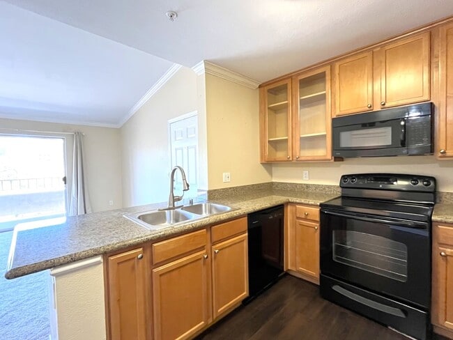 Building Photo - 1020 La Terraza Cir