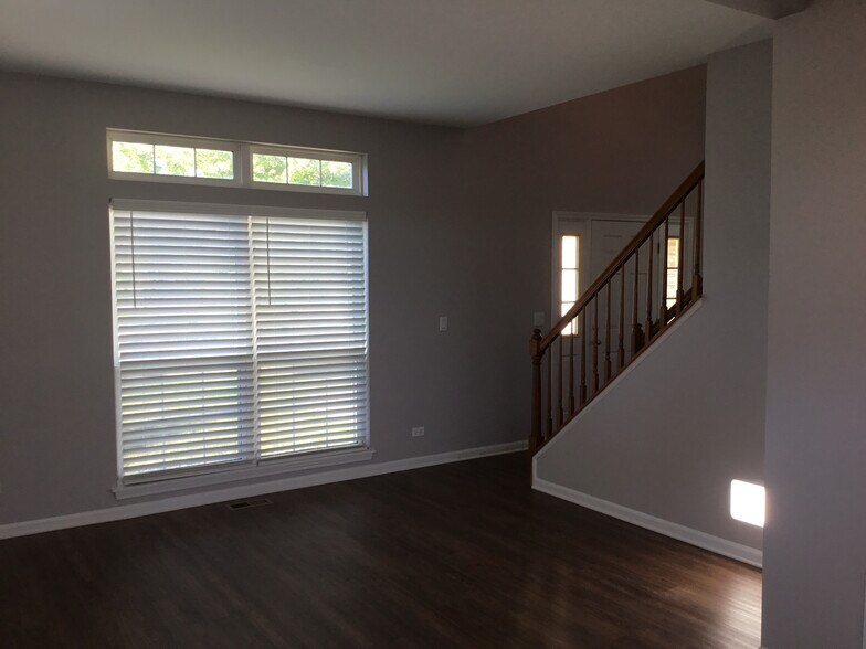 Building Photo - 211 Tanglewood Ct