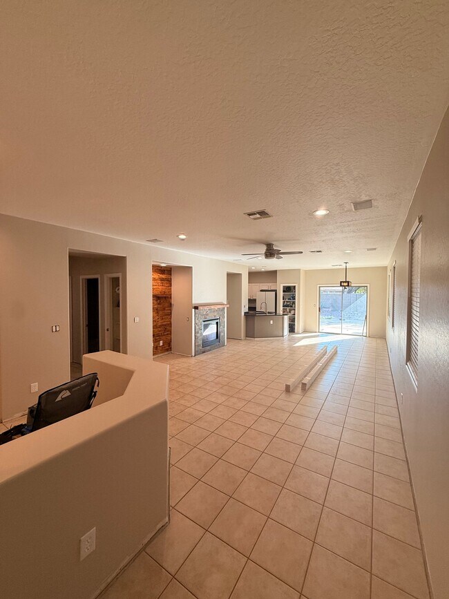 Building Photo - 39730 N Bridlewood Way