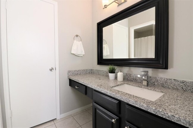 Building Photo - 12639 Ashford Hills Dr