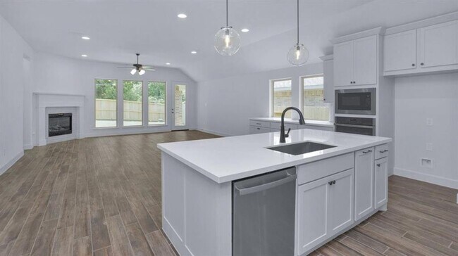 Building Photo - 535 Oakview Bend Dr