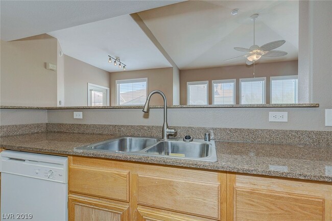 Kitchen - 10550 W Alexander Rd