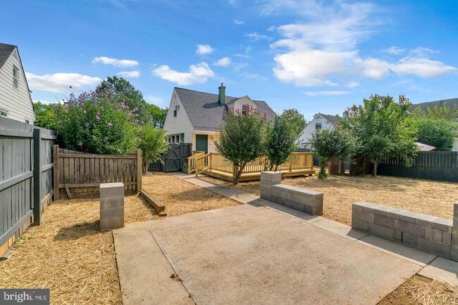 Building Photo - 6604 Cavalier Dr