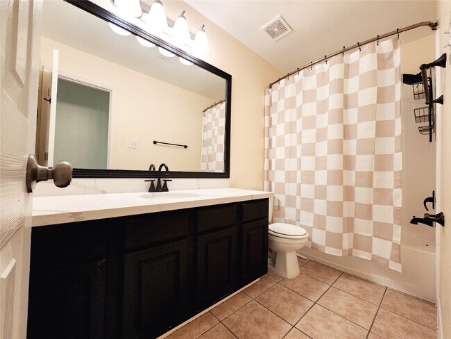 Building Photo - 7206 Bethany Bay Dr