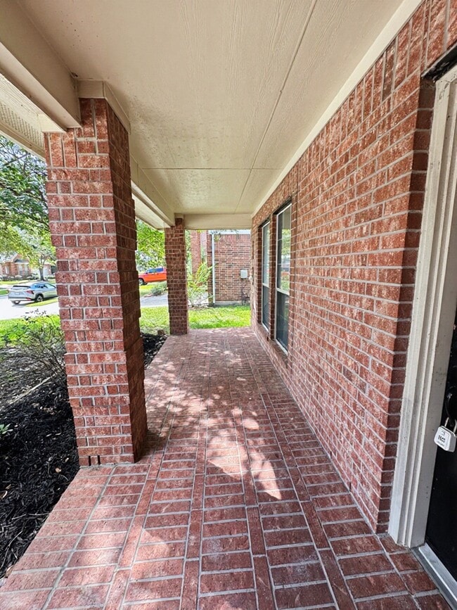 Building Photo - 19523 Country Mountain Ct
