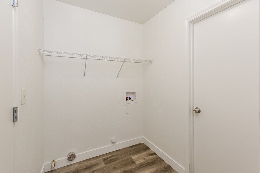 Building Photo - 3468 Blue Heather Dr