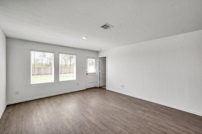 Building Photo - 29635 Knollwood Bay Rd