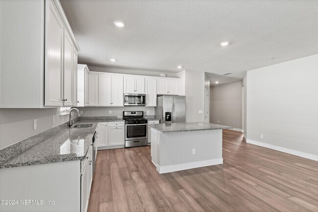 Building Photo - 4570 Creekside Blf St