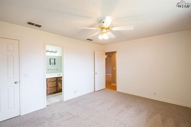 Building Photo - 127 Garrett St