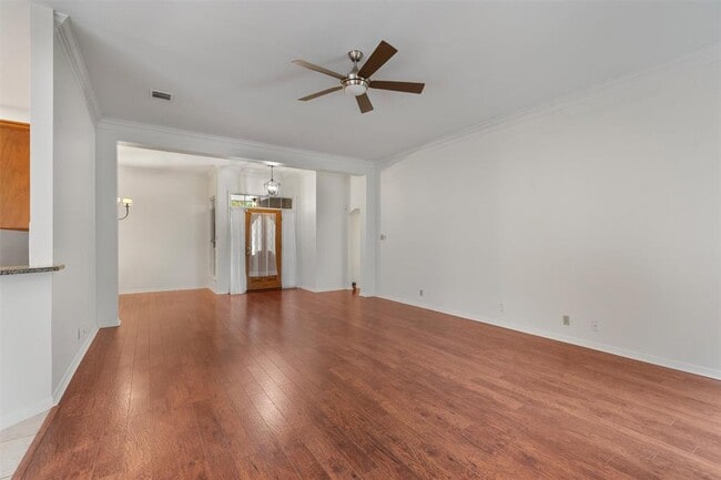 Building Photo - 7905 Henry Kinney Row