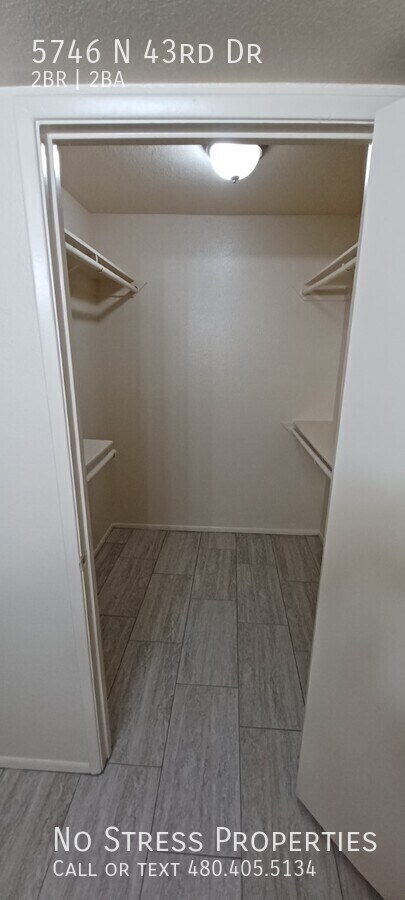 Building Photo - 5746 N 43rd Dr