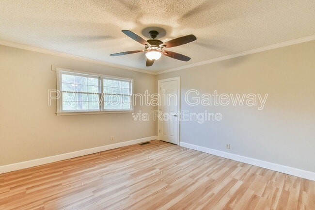 Building Photo - 42-56 Greenwood Cir