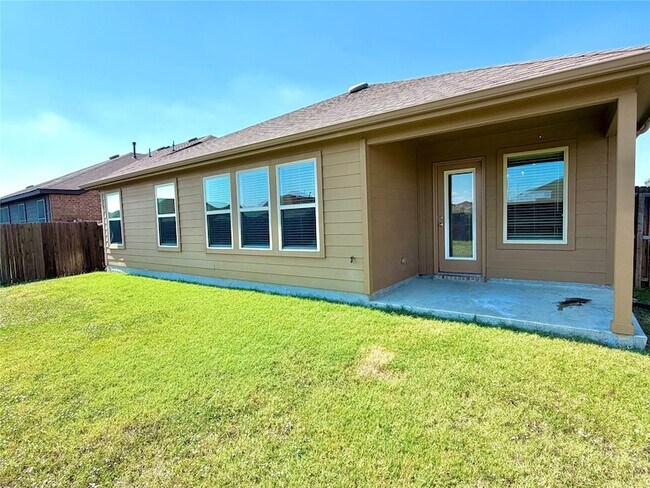 Building Photo - 4016 Spur Trail Dr