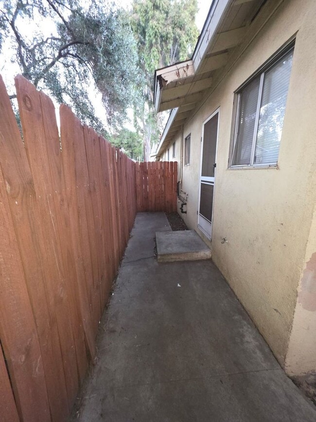 Building Photo - 315 MINNESOTA