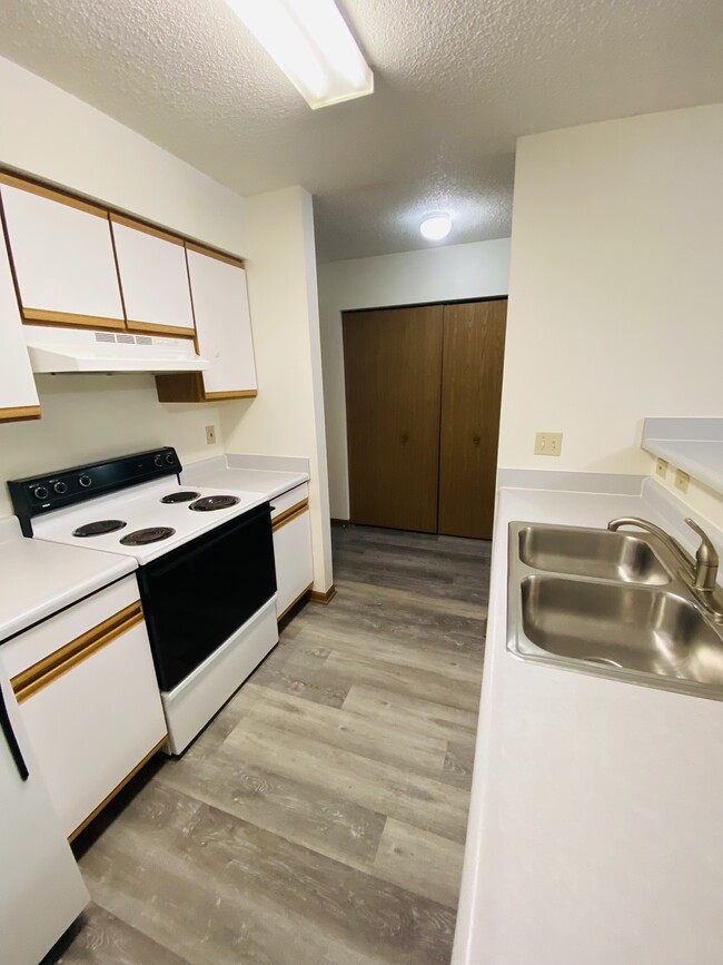 Building Photo - 345