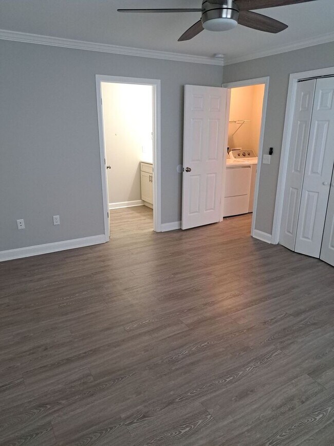 Building Photo - 7325 Claudia's Way