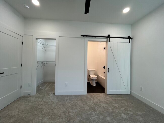 Building Photo - 73 Whitefoord Ave SE