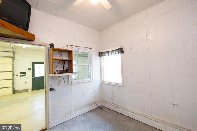 Building Photo - 110 Middle St