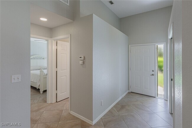 Building Photo - 5502 Greenwood Cir