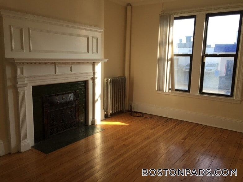 Building Photo - 441 Cambridge St