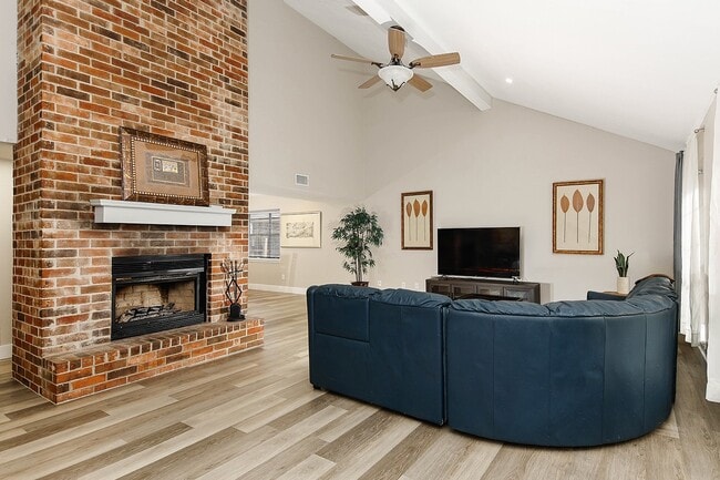 Building Photo - 103 N Deerfoot Cir