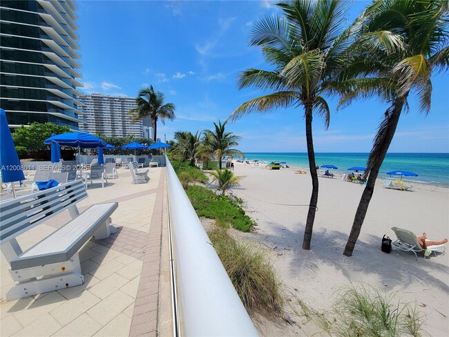 Building Photo - 2030 S Ocean Dr