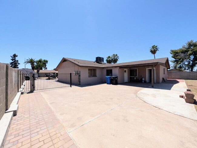 Building Photo - 3848 W North Ln