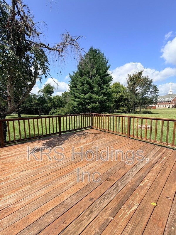 Building Photo - 2709 Old Forest Rd