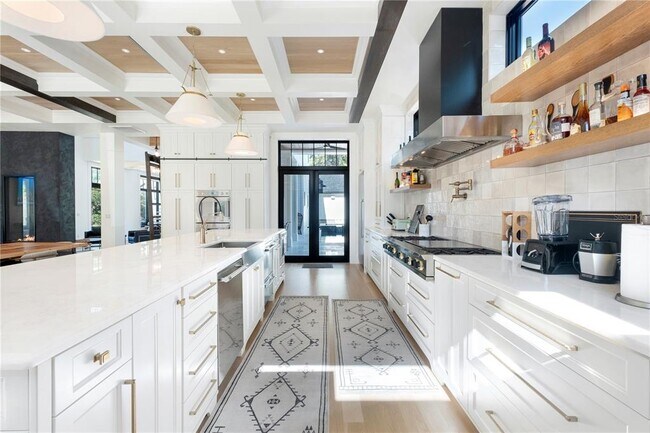 Building Photo - 319 W Frances Ave