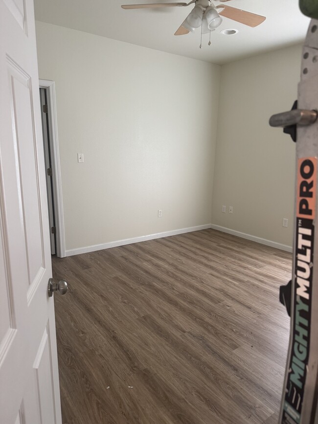 Building Photo - 402 N Pine St