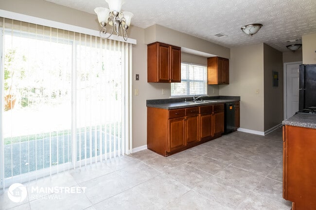 Building Photo - 211 Sterling Ridge Dr