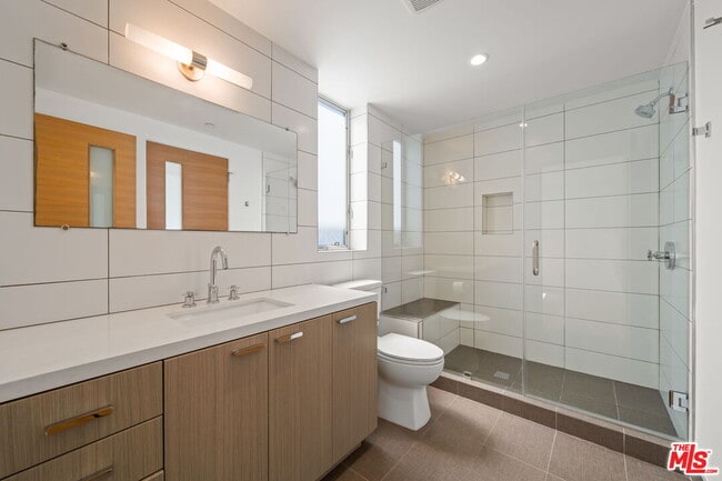 Building Photo - 808 Brooks Ave